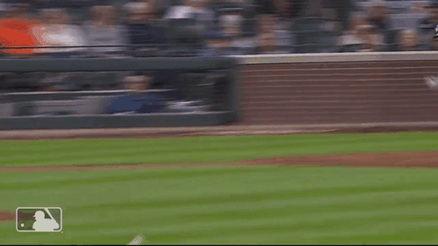 20190604-Mariners-weird-throw-home-1
