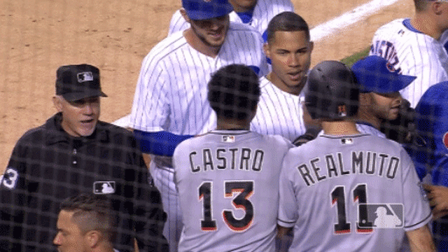 Chicago Cubs - Starlin Castro takes a cut in the batting cage