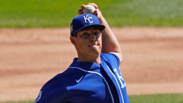 Bubic finishes strong; Royals fall in extras