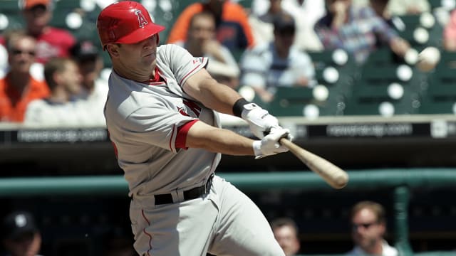 Former Red Sox Napoli retires