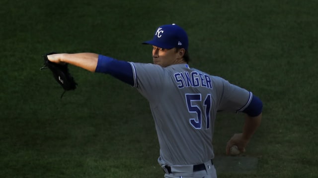 Singer signals promise on b-day at Wrigley