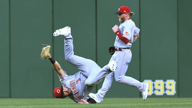 Albert Almora Jr. shows off defense in center field