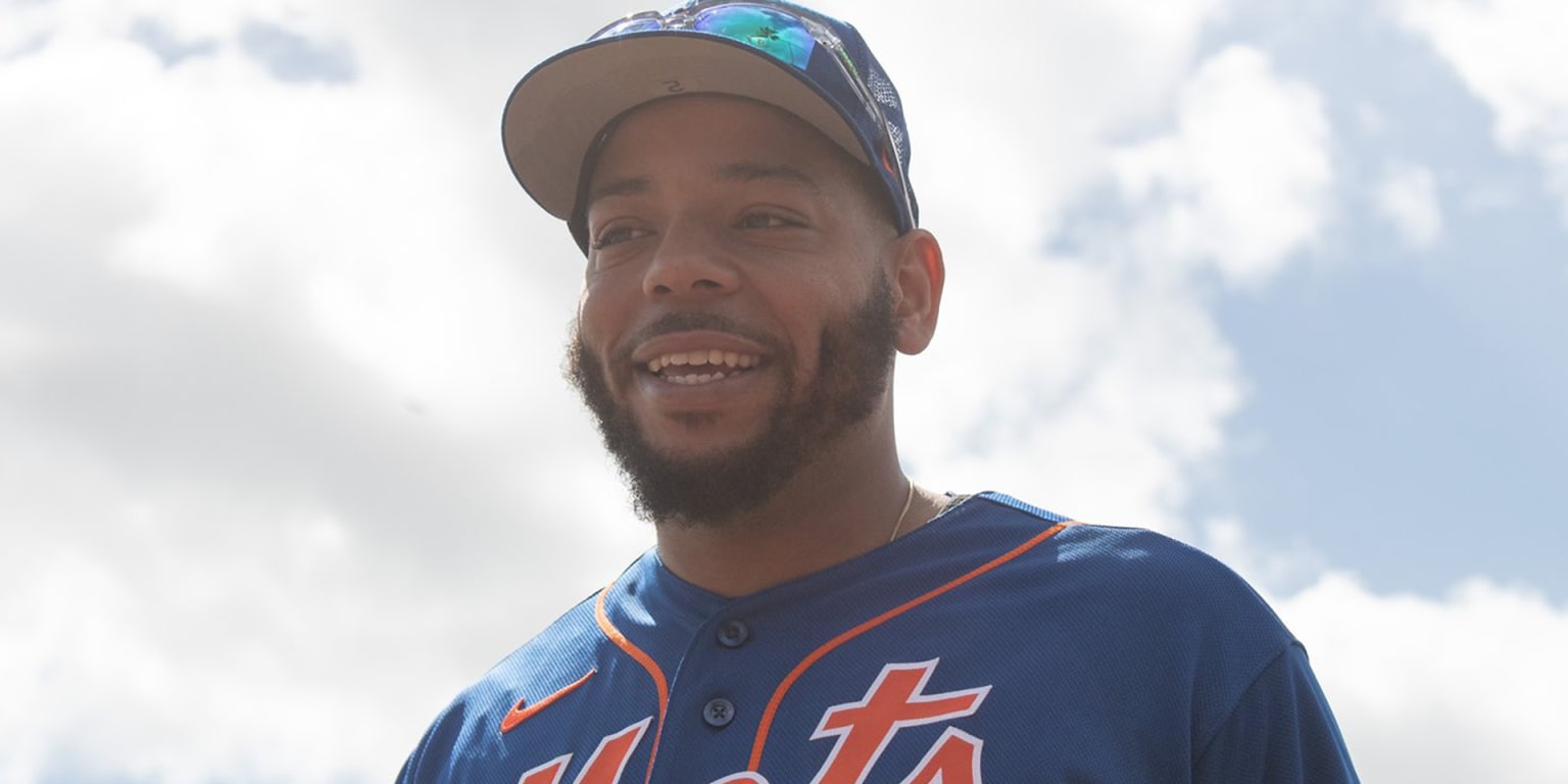 Multiple MLB teams reportedly expected to pursue Dominic Smith in