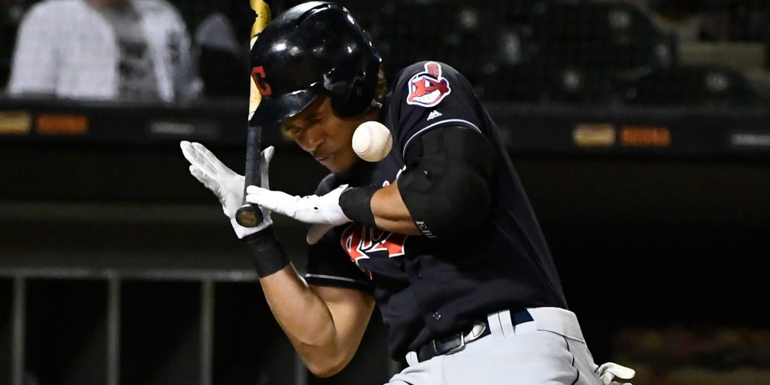 Mets' Francisco Lindor exits vs. Nationals after hit in helmet