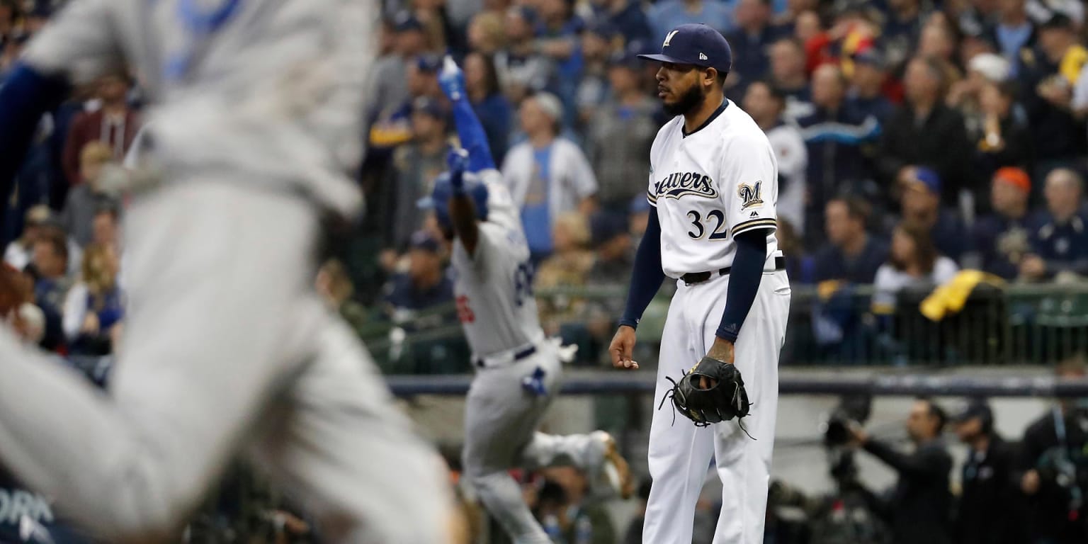 Christian Yelich homers to give Milwaukee Brewers NLCS Game 7 lead