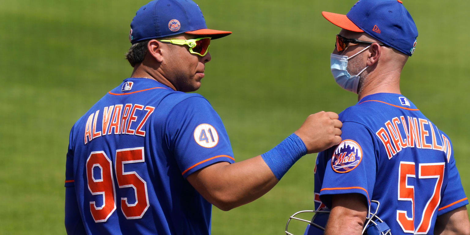 Francisco Alvarez injury: NY Mets catcher hit in hand by pitch