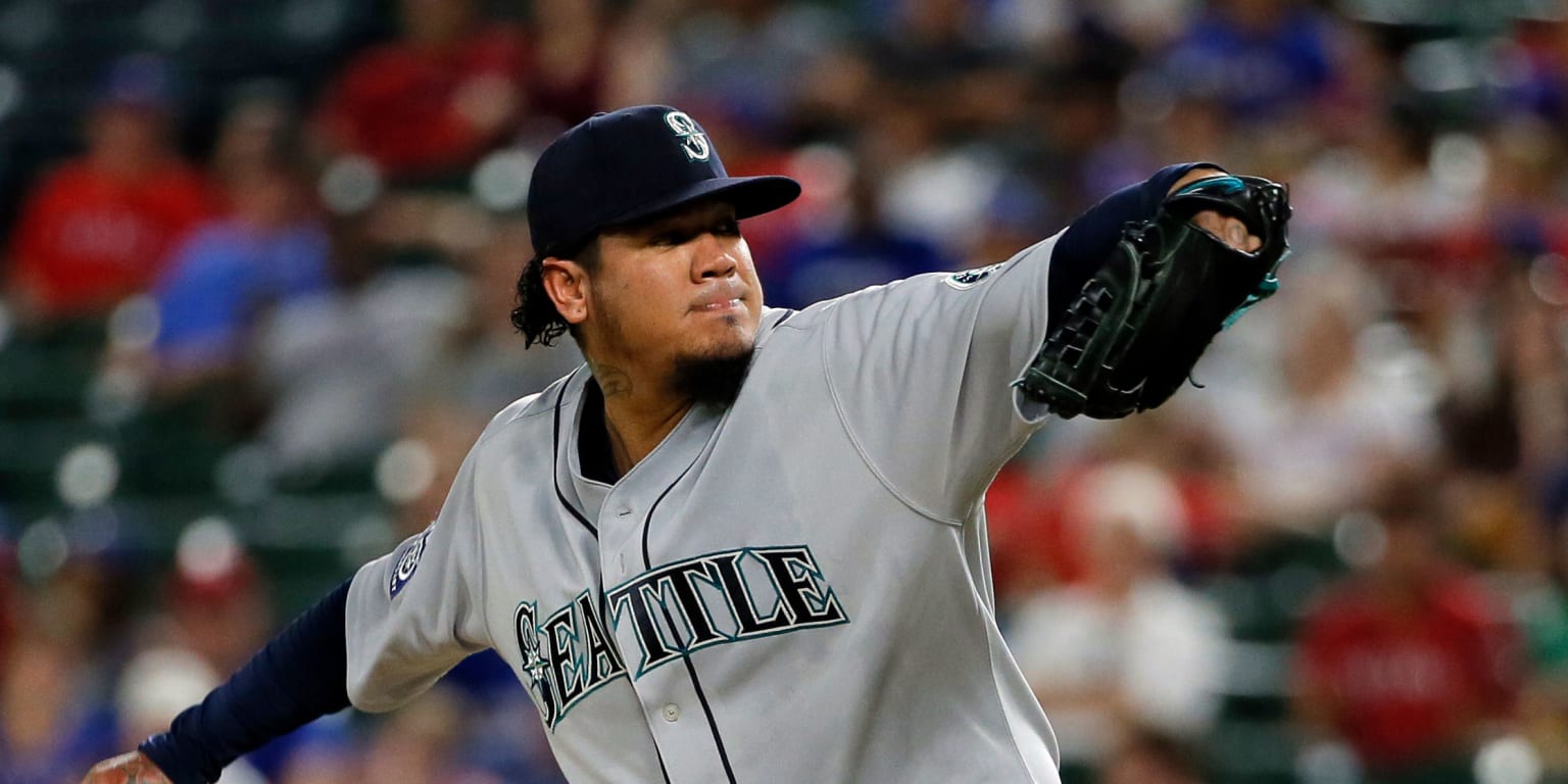 Most consecutive Opening Day starts by pitcher