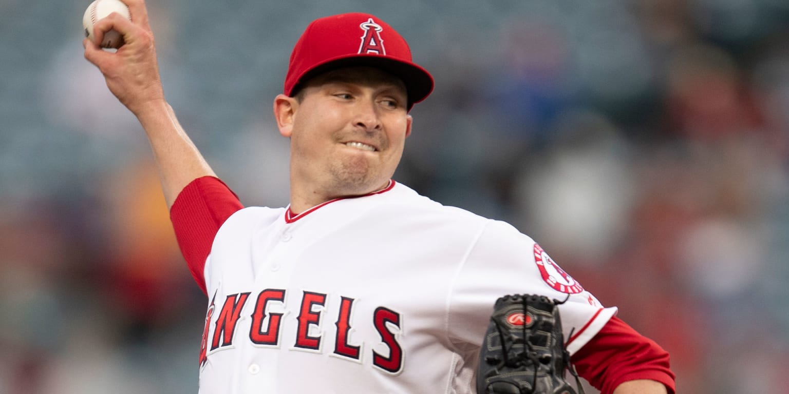 Trevor Cahill Giants deal