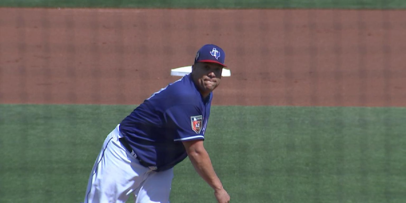 Rangers sign 44-year-old Bartolo Colon to minor-league deal