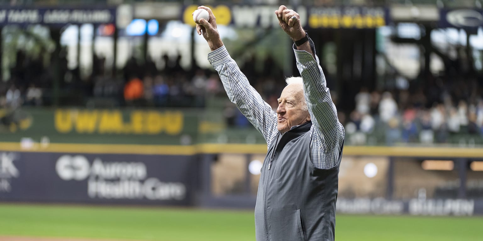 MLB playoffs: Bob Uecker to throw out first pitch in NLCS Game 1