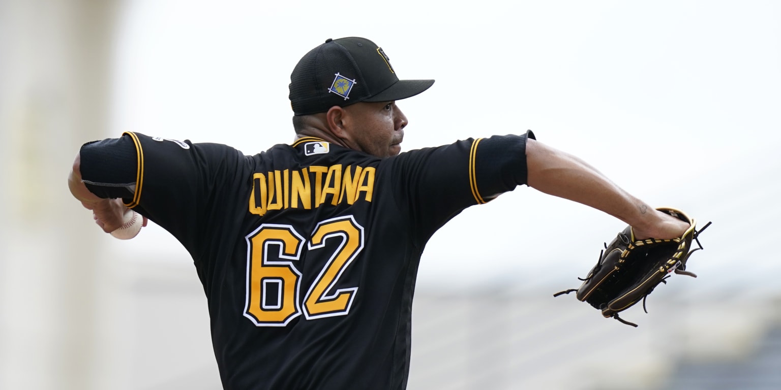 Starting pitcher Jose Quintana of the Chicago White Sox delivers