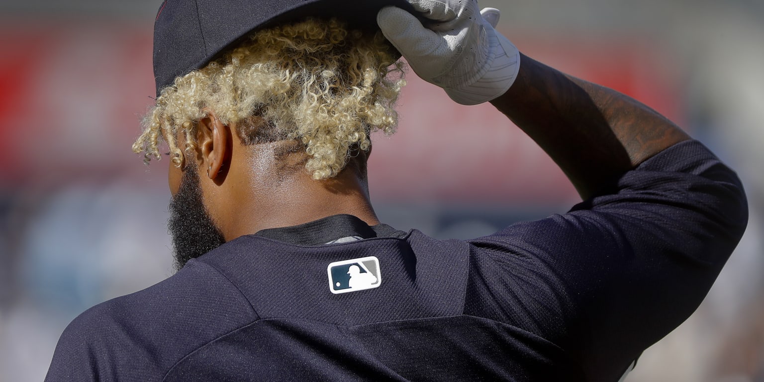 Odell Beckham Jr. dropped batting-practice dingers in a throwback Devil Rays  uniform