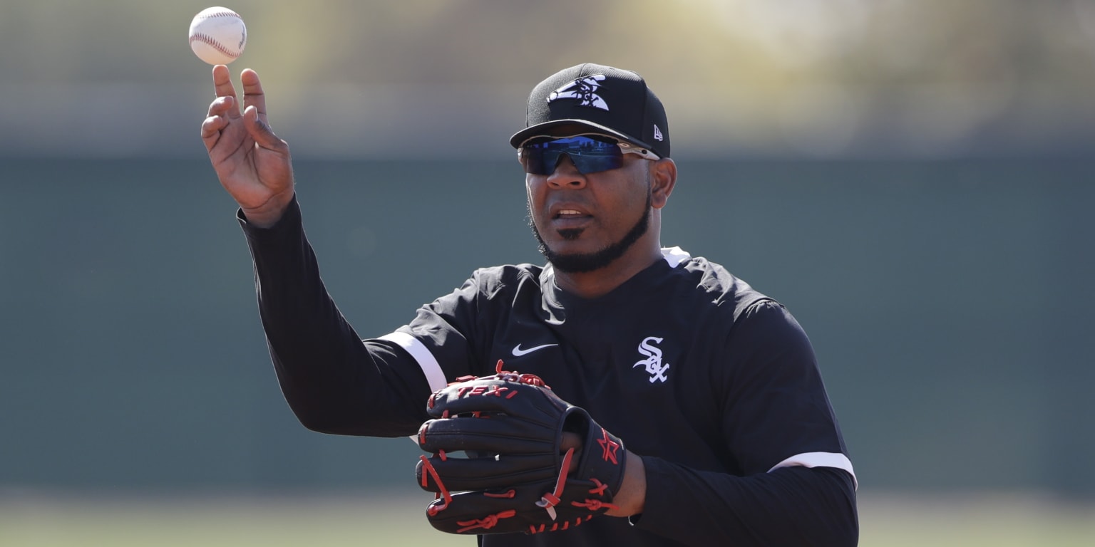 Edwin Encarnación dealing with hip soreness