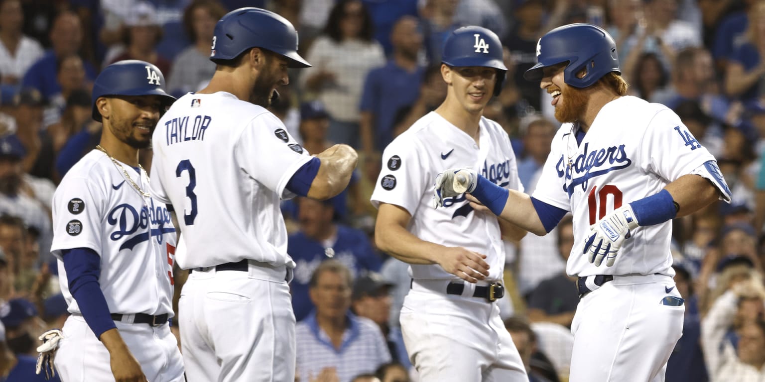 Justin Turner, Mookie Betts hit grand slams in Dodgers' win