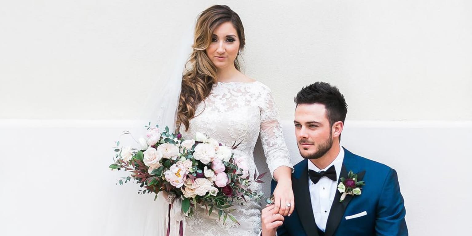 Chicago Cubs' Kris Bryant and wife Jessica announce they're