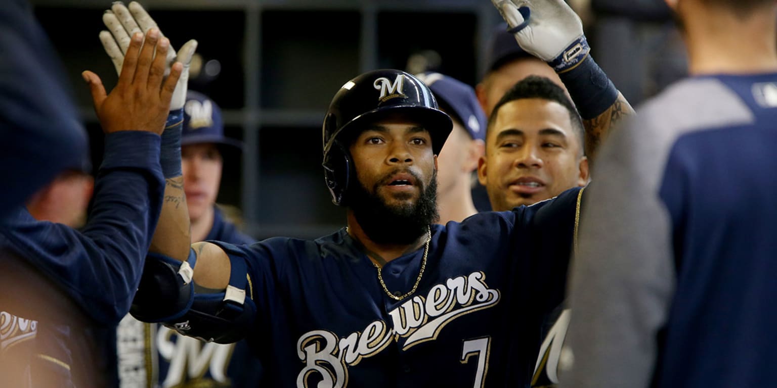 Brewers' Eric Thames mashes home runs vs. Reds
