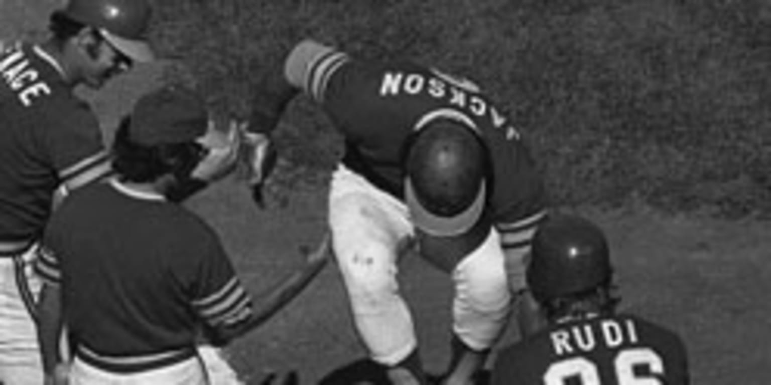 The Mets' Jerry Koosman picks off Oakland's Bert Campaneris during the 1973 World  Series, By 1970s Baseball