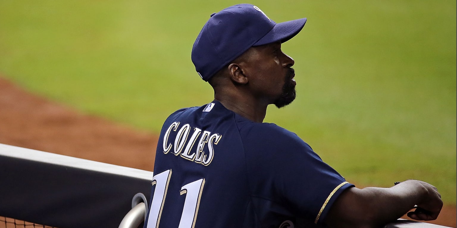 Milwaukee Brewers manager Craig Counsell presents Milwaukee Brewers News  Photo - Getty Images