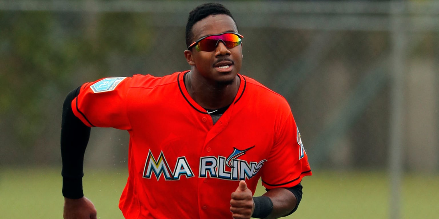 Mets Rumors: Offseason interest in Marlins J.T. Realmuto, Starlin Castro