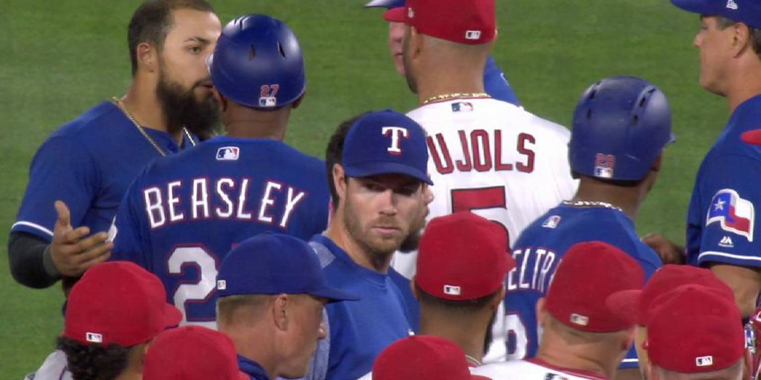 Rougned Odor apologizes for late, aggressive slide against Angels