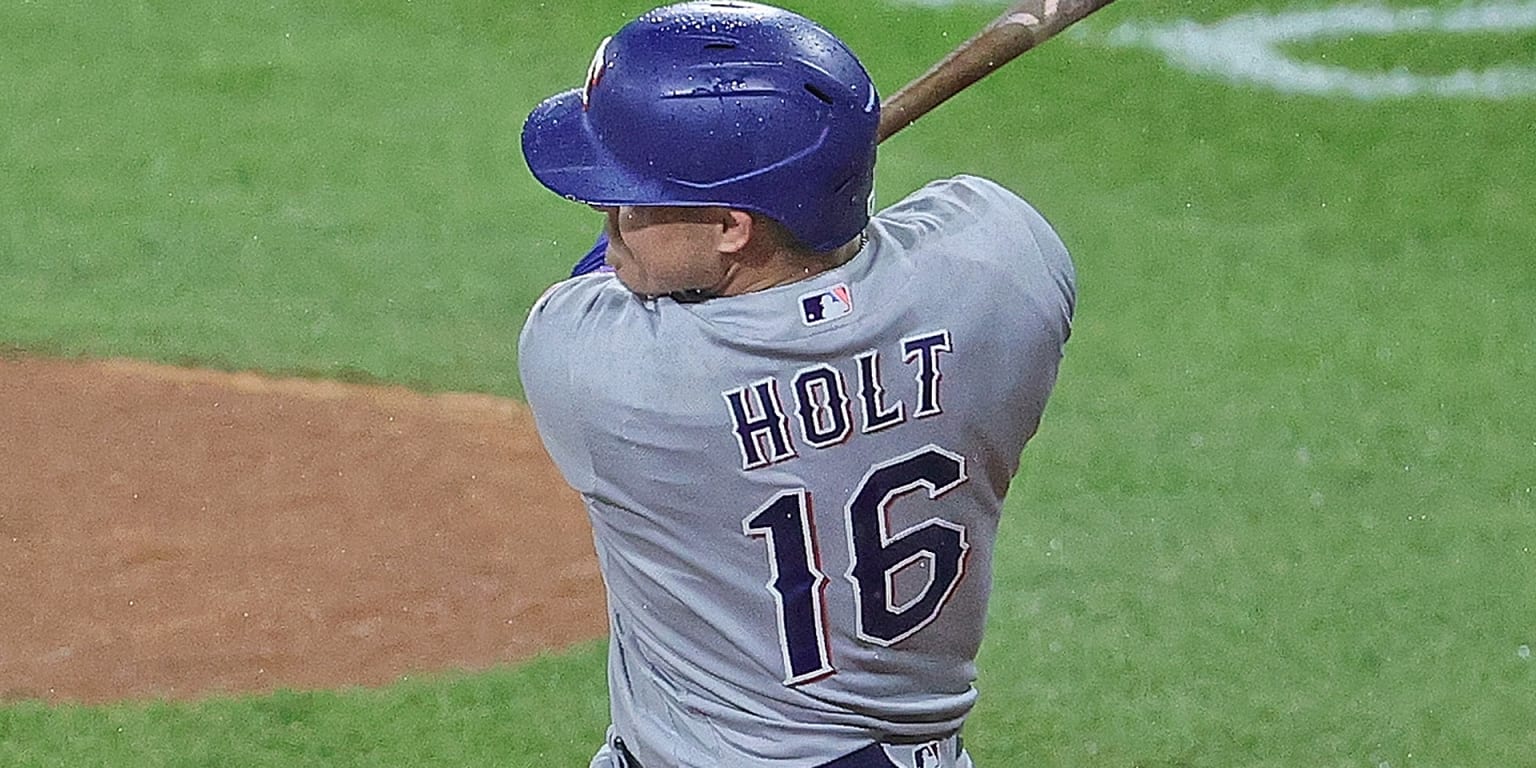 Holt propels Sox