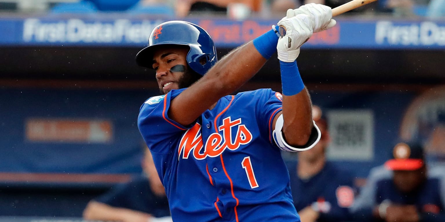 Mets Amed Rosario exits with knee injury
