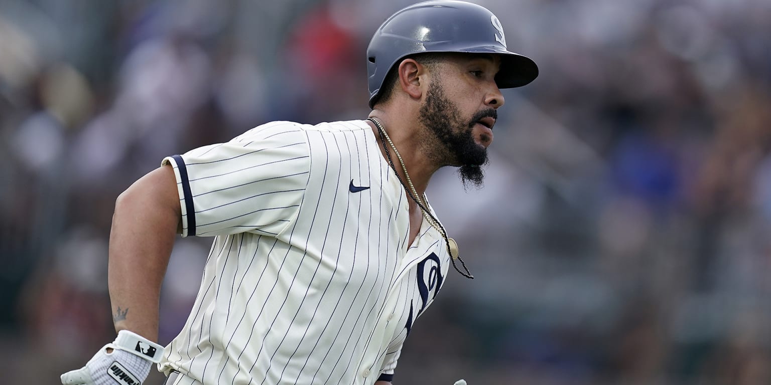 José Abreu hits first home run in Iowa