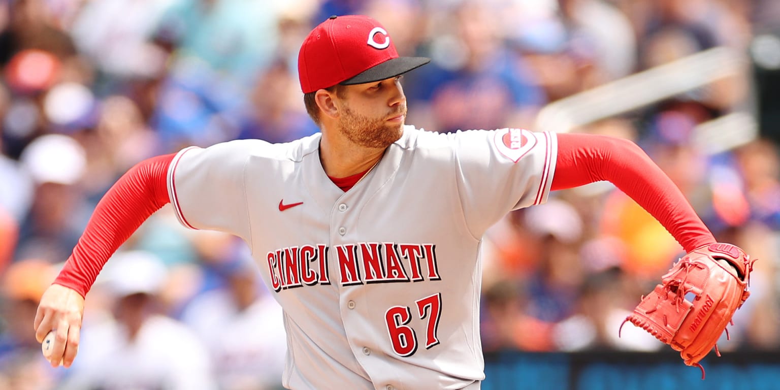 T.J. Zeuch, lifelong Reds fan, struggles in first start of 2022