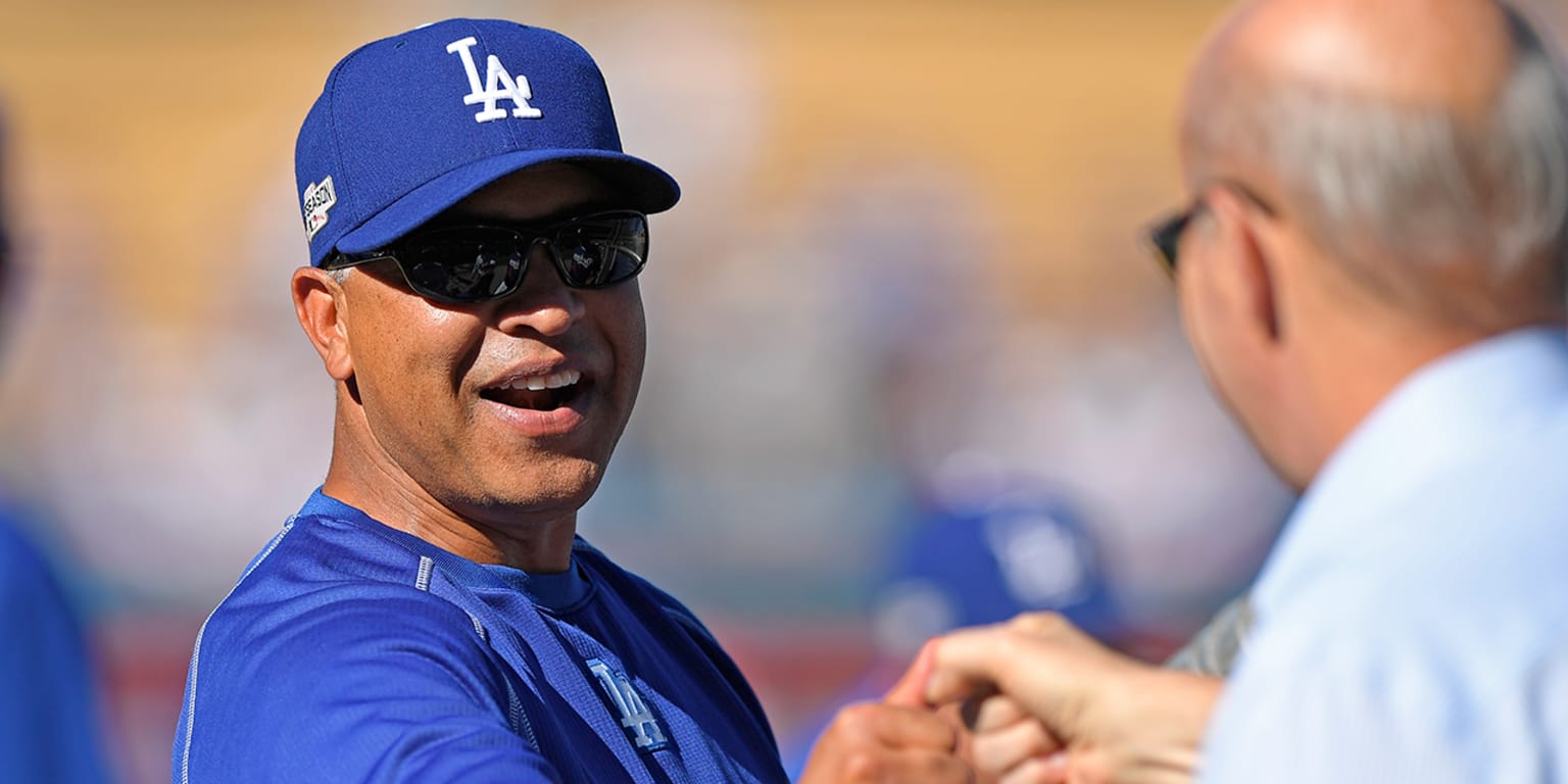 Dodgers' coaching staff to return in 2017