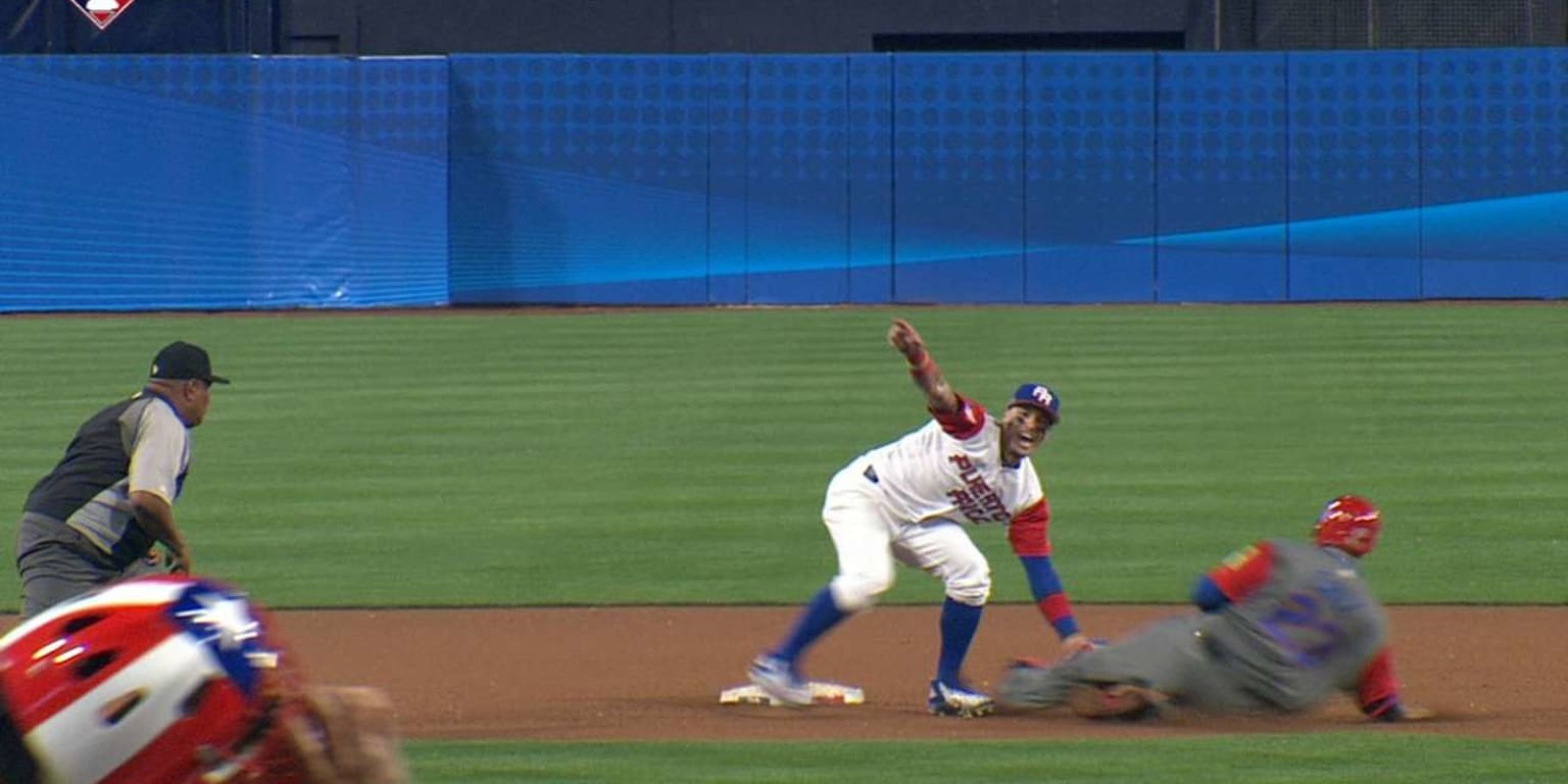 Javy Baez made a no-look tag (while celebrating) on a stealing Nelson Cruz.