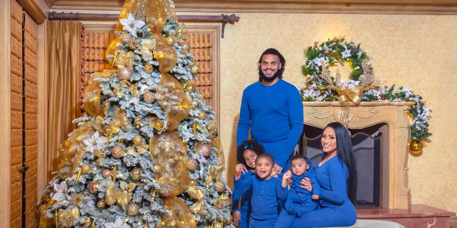 Kenley Jansen's family wore adorable matching onesies for their