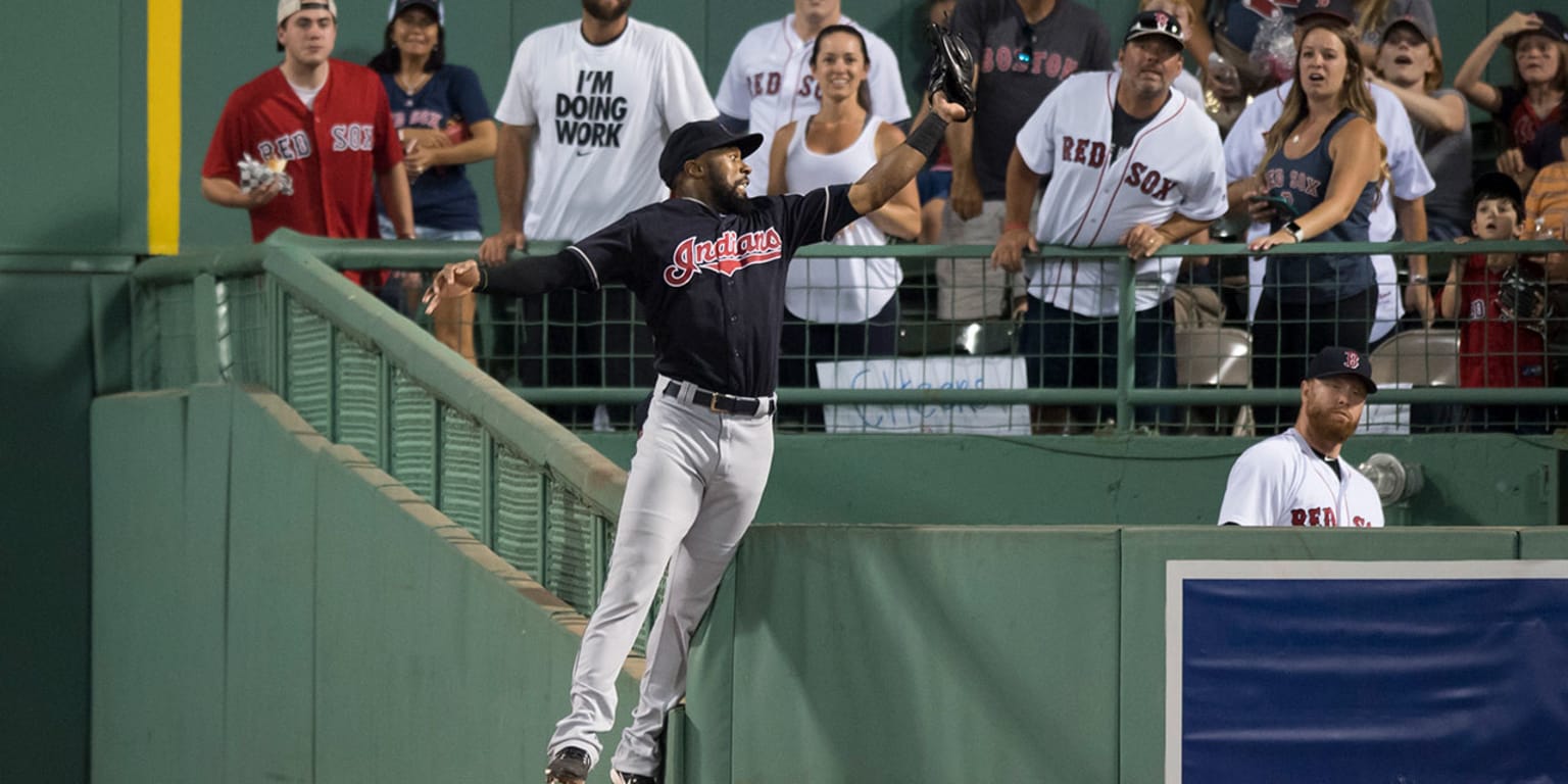 Red Sox jump out early, hang on against Indians