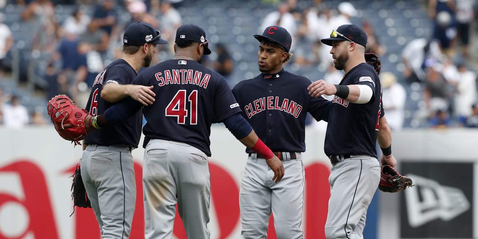 Carlos Santana lifts Indians over Royals, closer to AL Central