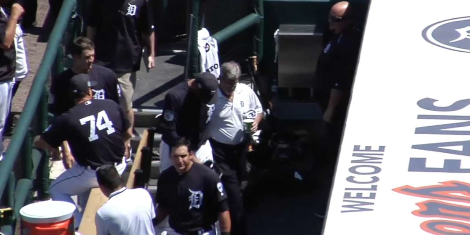 J.D. Martinez exits with injury, 04/20/2022