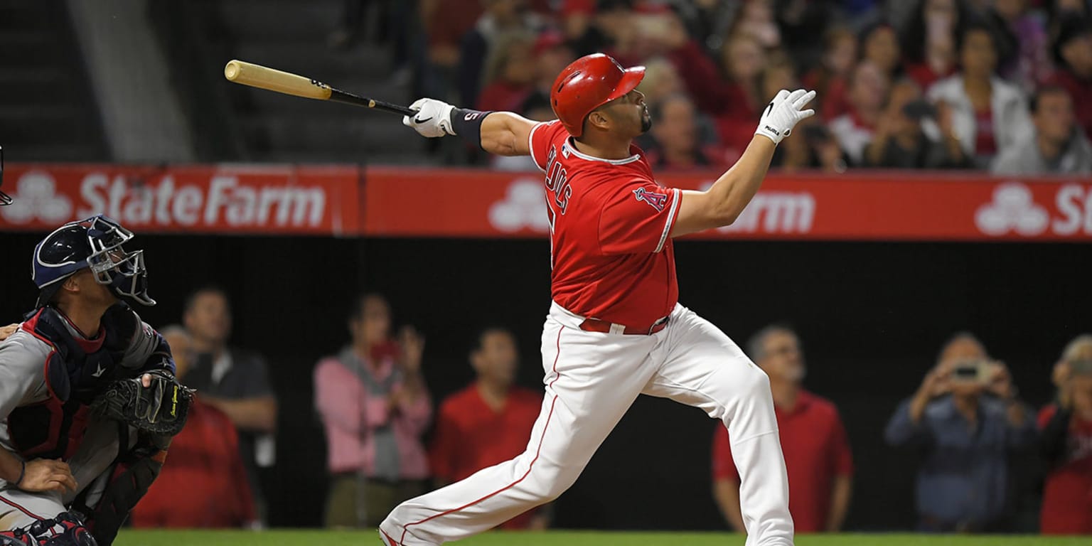 MLB roundup: Albert Pujols jumps to No. 2 all-time in total bases