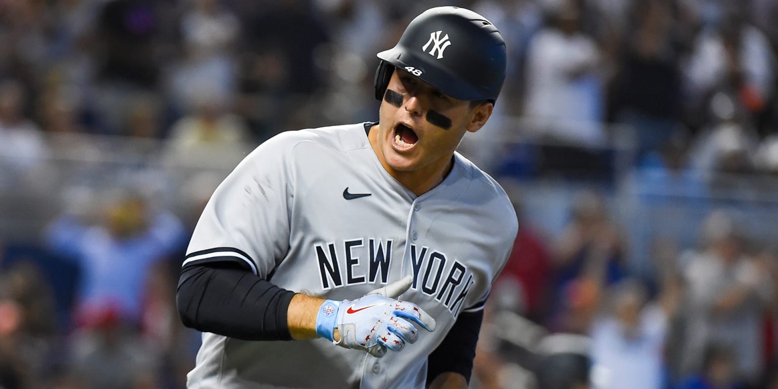 Anthony Rizzo leads late rally as Yankees sweep Marlins