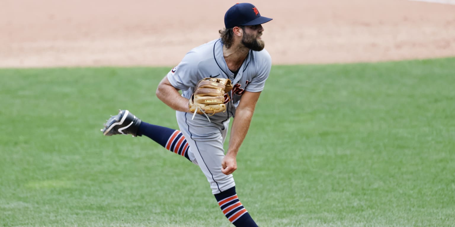 Milwaukee Brewers' Daniel Norris throws during the eighth inning