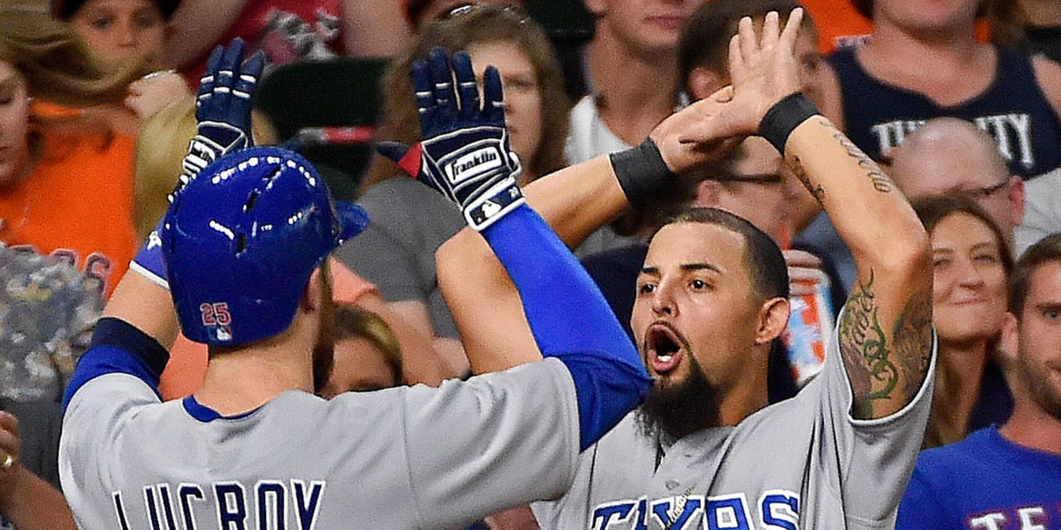 Jonathan Lucroy hits two homers, Rangers win