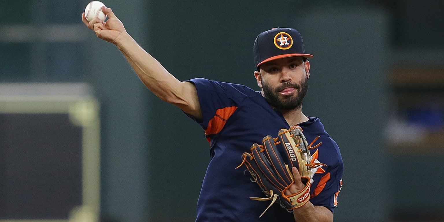 Jose Altuve of the Houston Astros takes batting practice before a News  Photo - Getty Images