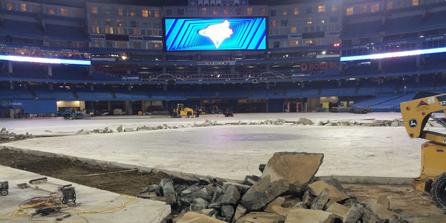 Blue Jays adding dirt infield at Rogers Centre