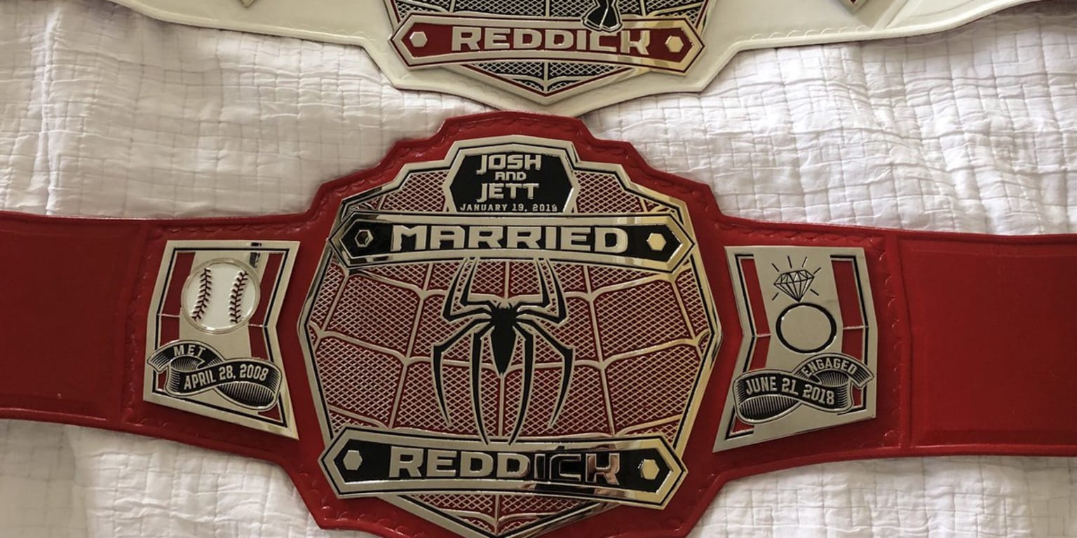 Reddick introduces sick WWE-style championship belt to Astros