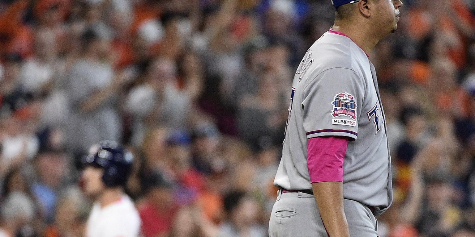 Rangers road struggles continue in finale vs. Astros
