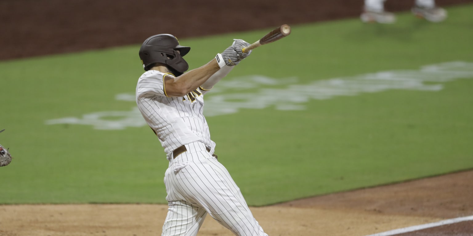 Padres' Eric Hosmer on launch angle, adjusting to the NL, his walk