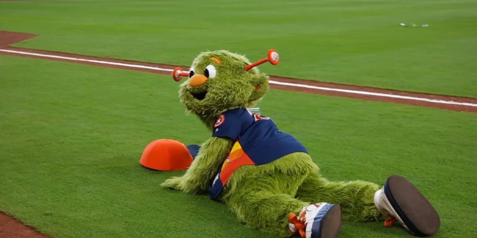 Astros mascot trolling Beltre : r/baseball