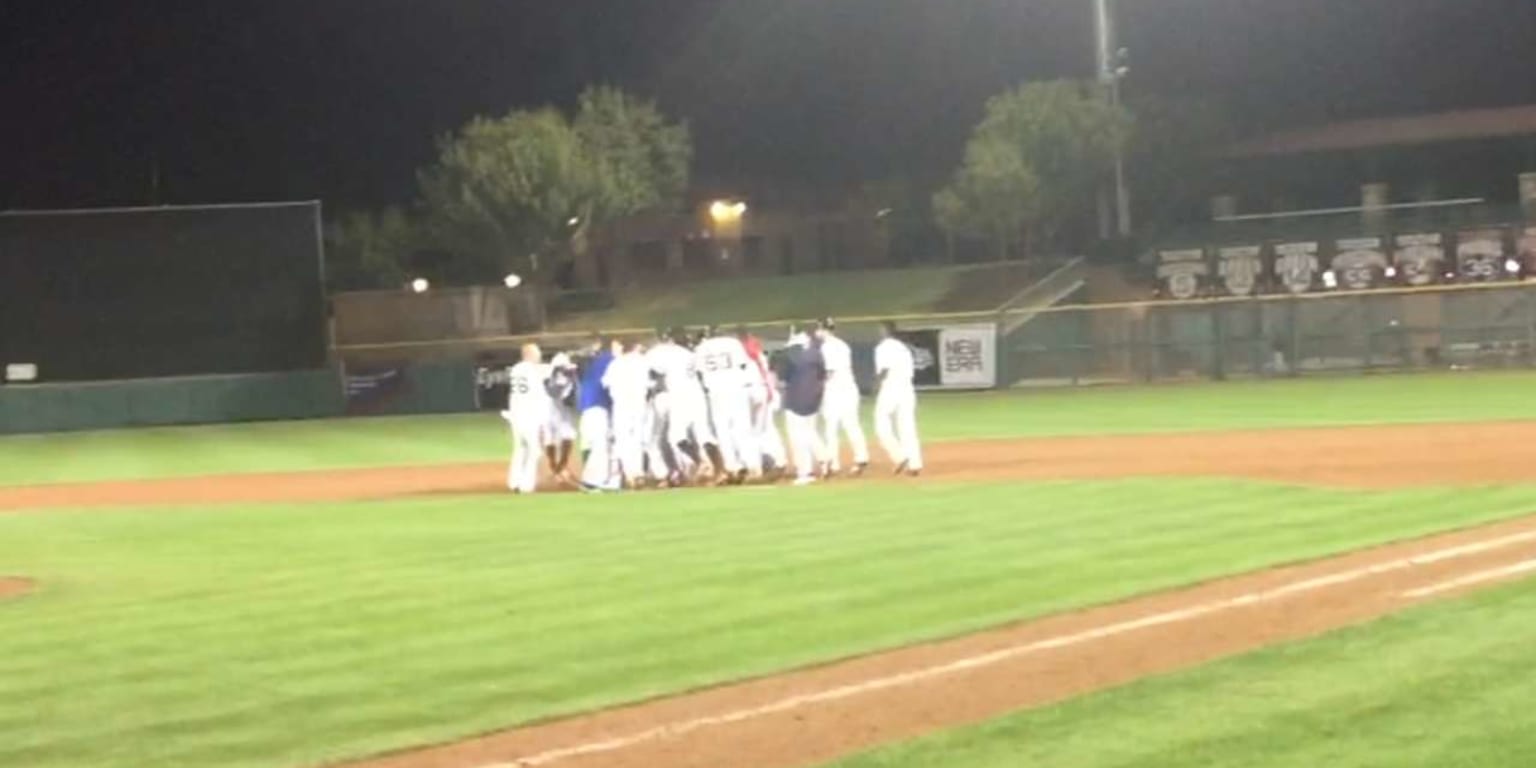 Watch Tim Tebow deliver a basesloaded walkoff single in the ninth