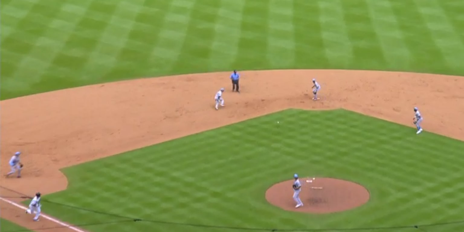 Marlins use five-man infield vs. Braves