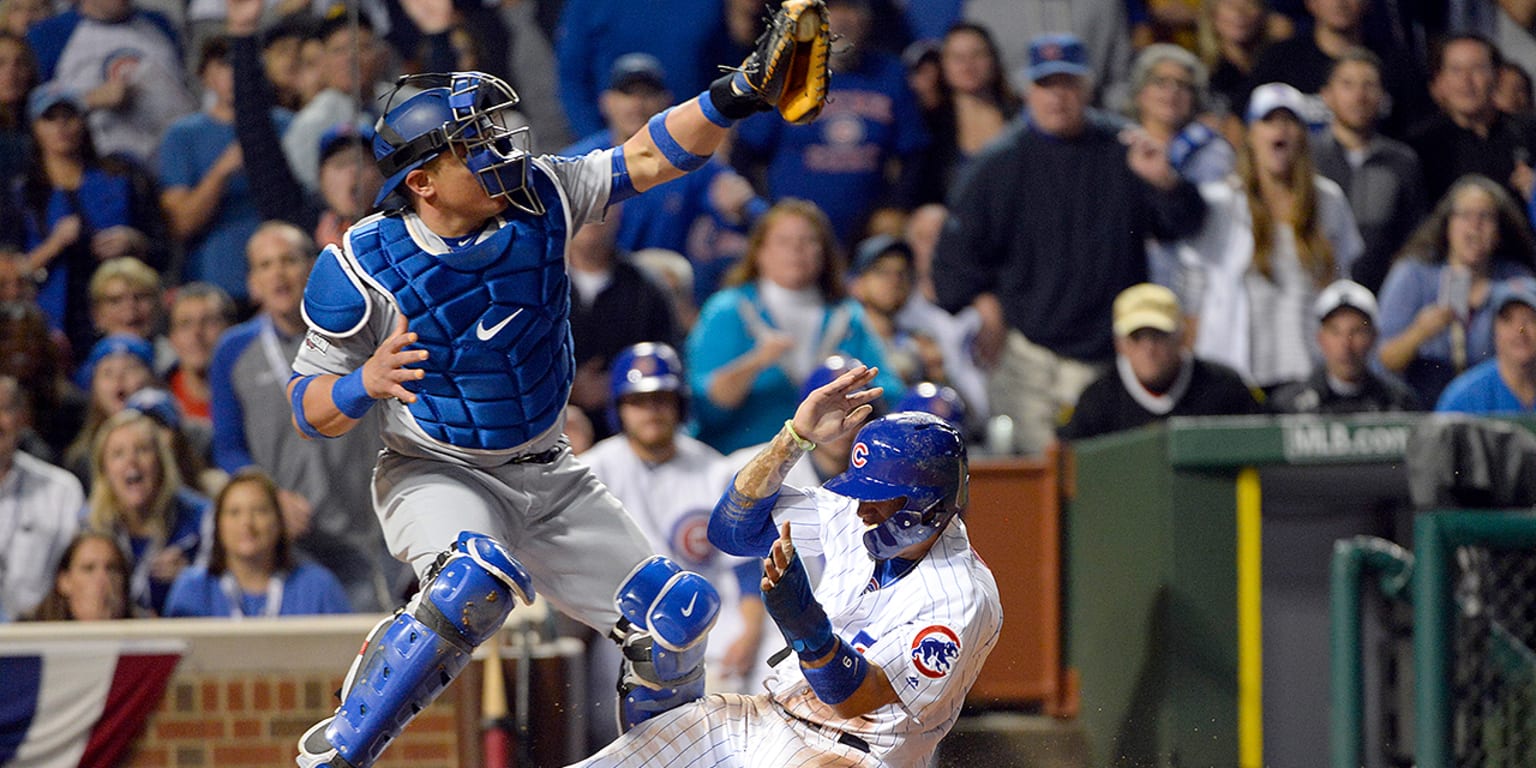 Cubs' Javier Baez steals home in NLCS Game 1
