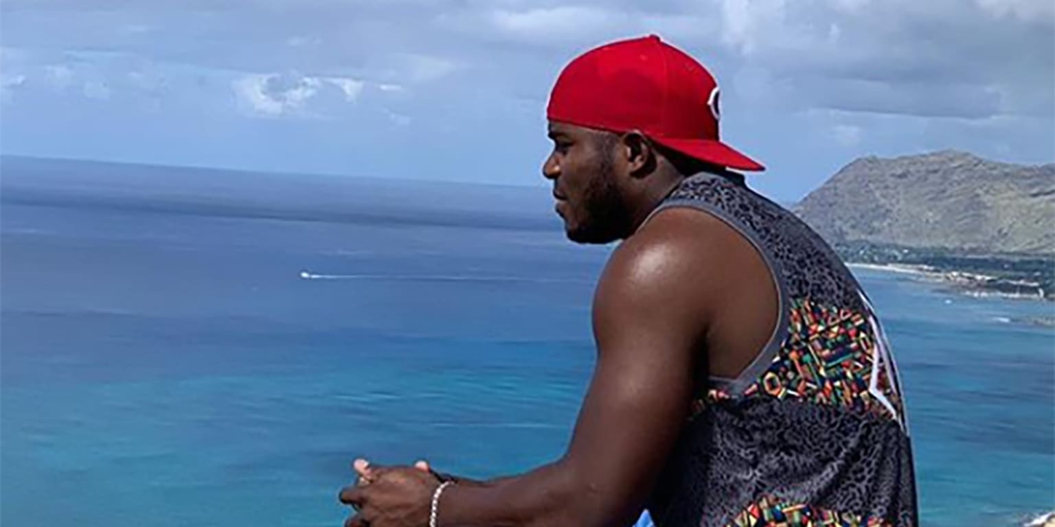 Yasiel Puig got all introspective after a hike in Hawaii | MLB.com