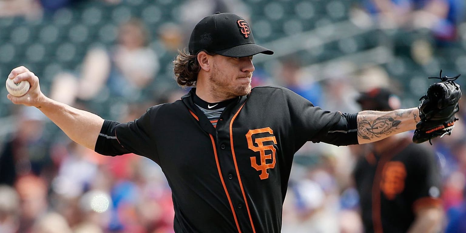 Giants&rsquo; Jake Peavy fans 8 White Sox