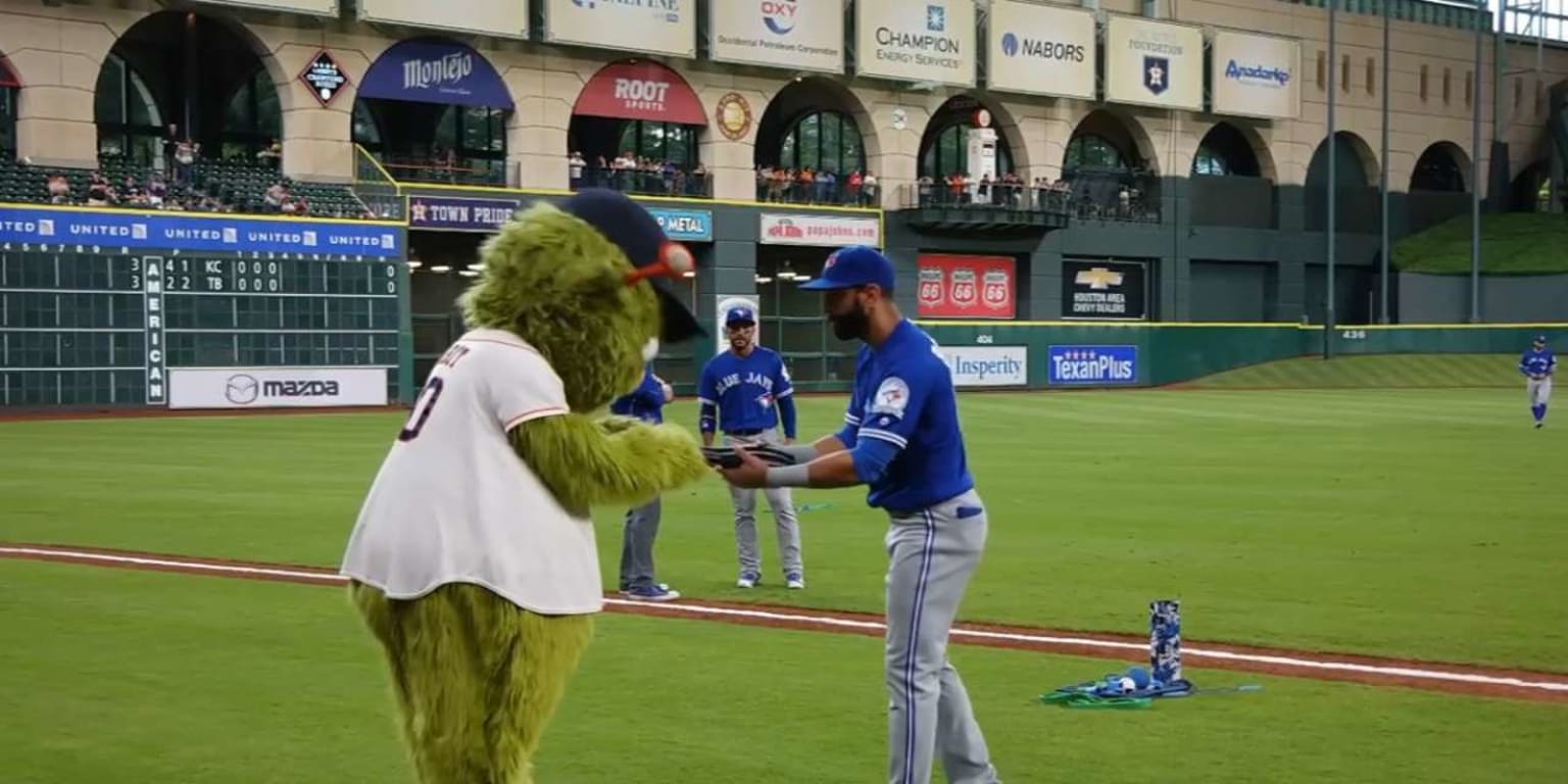 Jose Bautista vs. Astros' mascot Orbit 